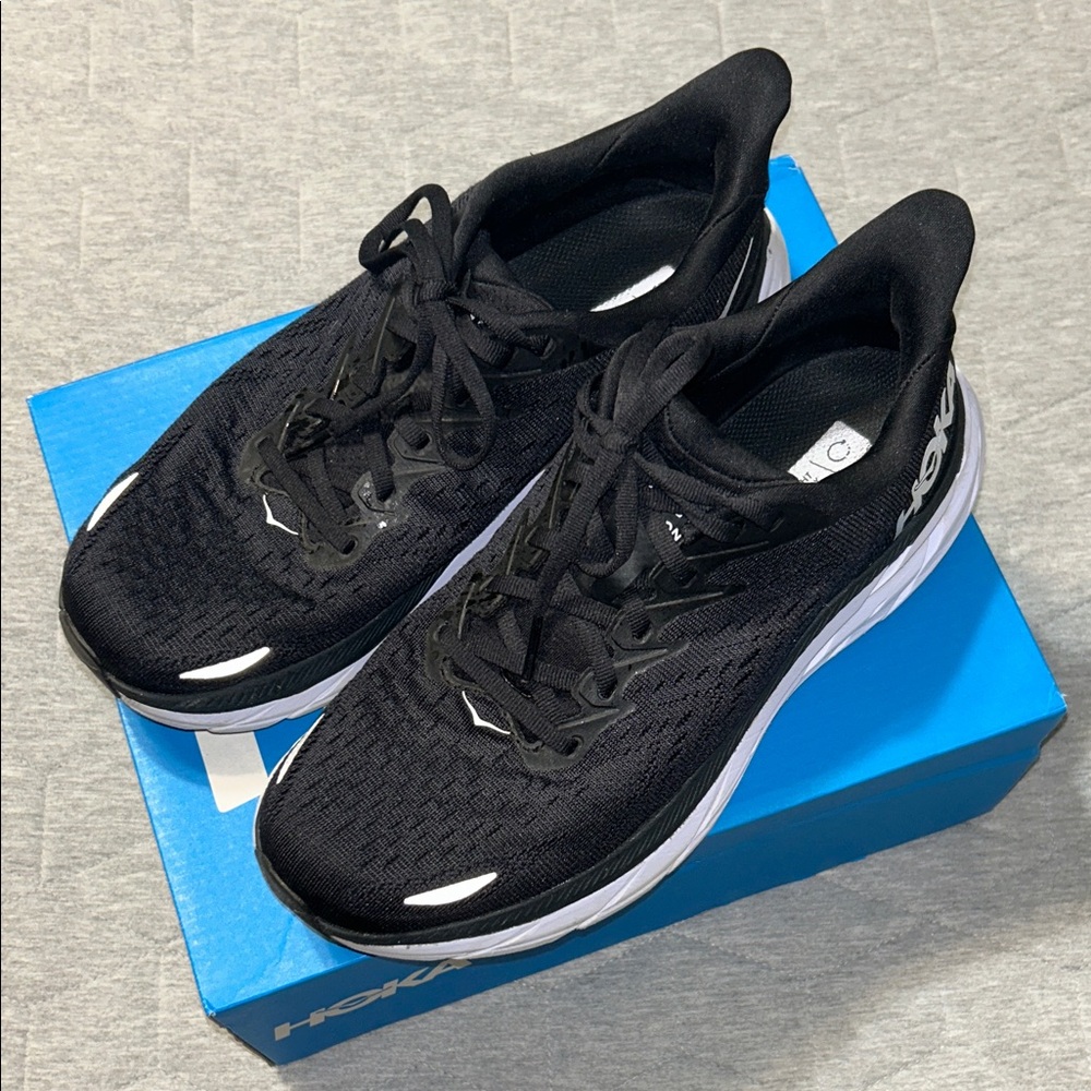 Women’s Hoka Clifton 8